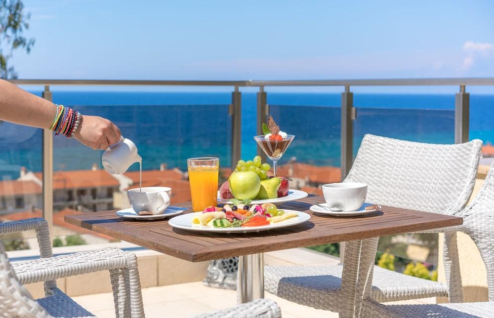 Greek Pride Cronwell Rahoni Hotel (Adults Only) Nea Skioni Exterior photo