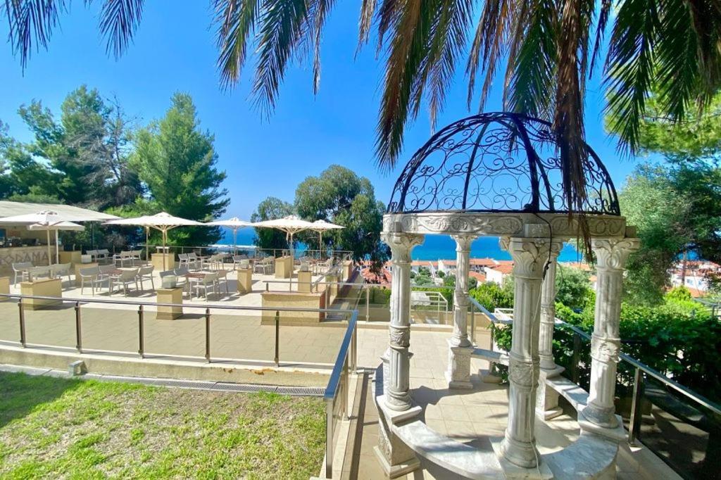 Greek Pride Cronwell Rahoni Hotel (Adults Only) Nea Skioni Exterior photo