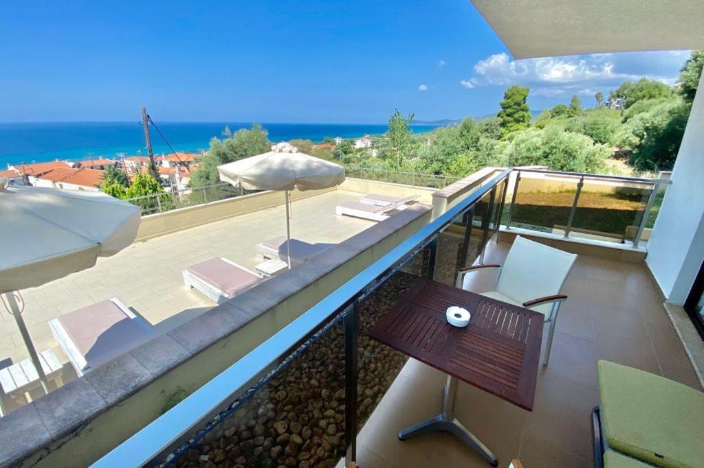Greek Pride Cronwell Rahoni Hotel (Adults Only) Nea Skioni Exterior photo