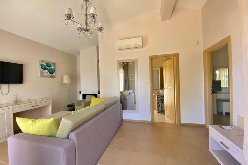 Greek Pride Cronwell Rahoni Hotel (Adults Only) Nea Skioni Exterior photo