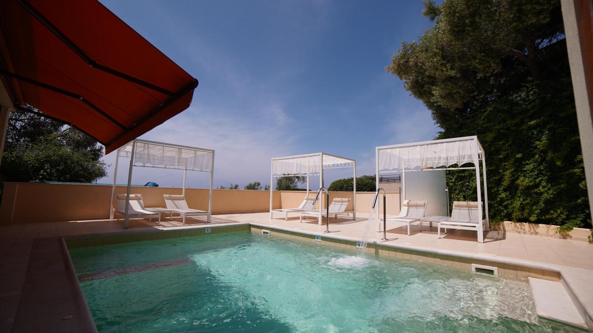 Greek Pride Cronwell Rahoni Hotel (Adults Only) Nea Skioni Exterior photo